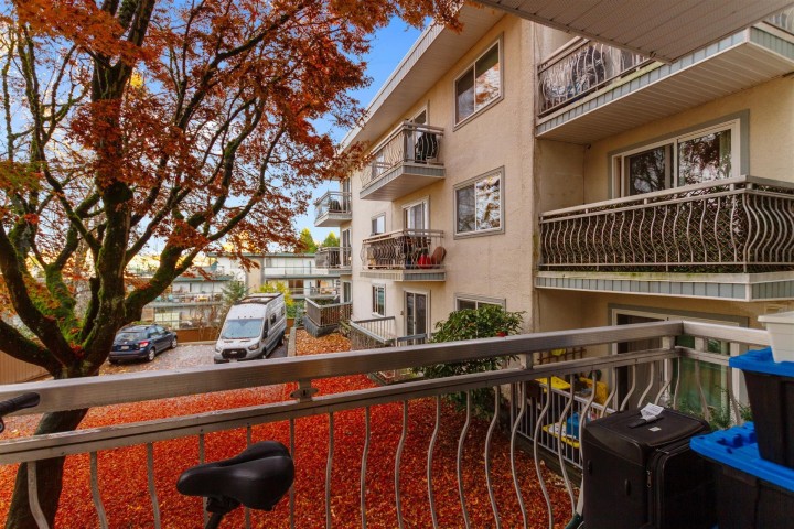 Photo 12 at 213 - 711 E 6th Avenue, Mount Pleasant VE, Vancouver East