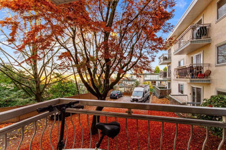 Photo 10 at 213 - 711 E 6th Avenue, Mount Pleasant VE, Vancouver East