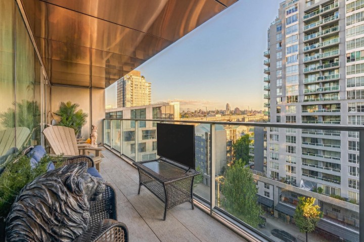 Photo 14 at 1005 - 1480 Howe Street, Yaletown, Vancouver West