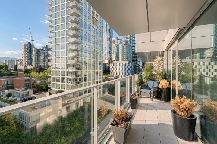 Photo 15 at 1005 - 1480 Howe Street, Yaletown, Vancouver West