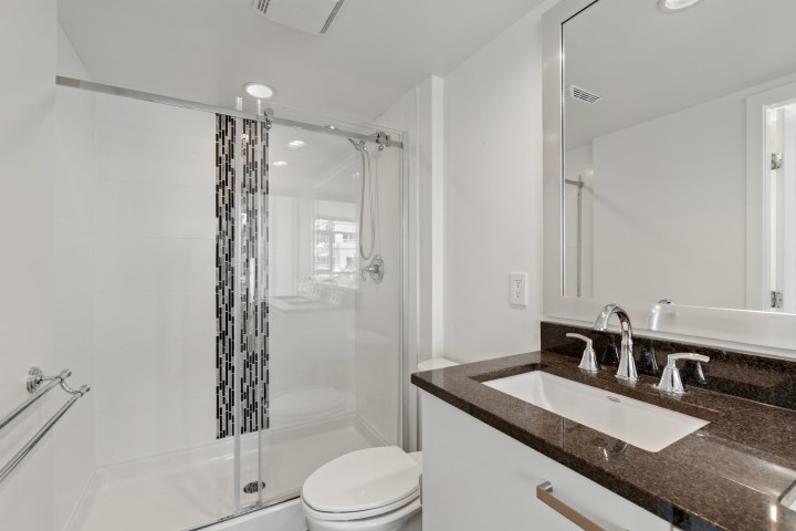 Photo 13 at 569 - 2080 West Broadway Street, Kitsilano, Vancouver West
