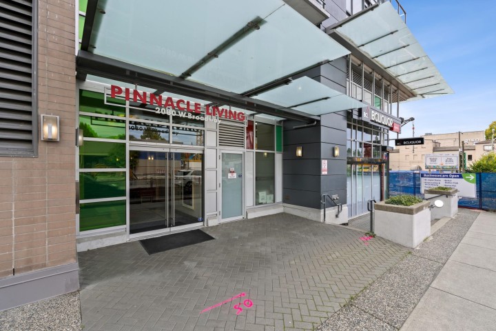 Photo 18 at 569 - 2080 West Broadway Street, Kitsilano, Vancouver West