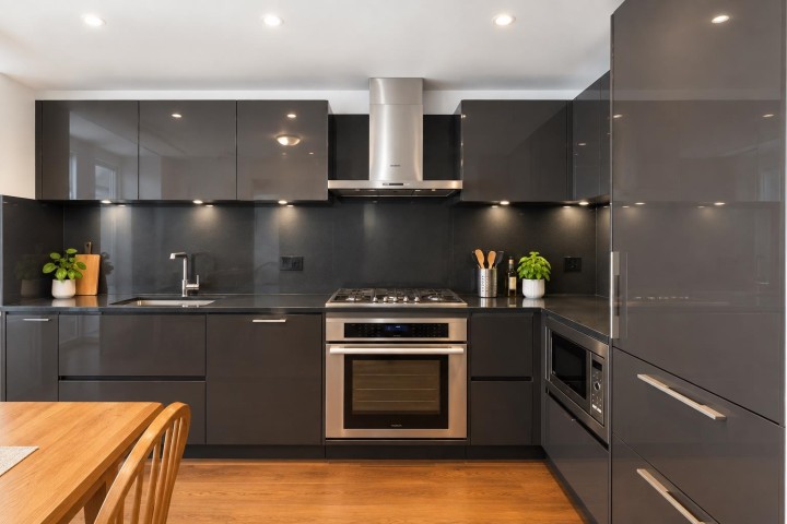 Photo 9 at 702 - 7128 Adera Street, South Granville, Vancouver West
