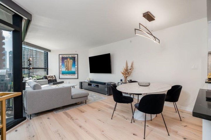 Photo 10 at 710 - 1050 Burrard Street, Downtown VW, Vancouver West