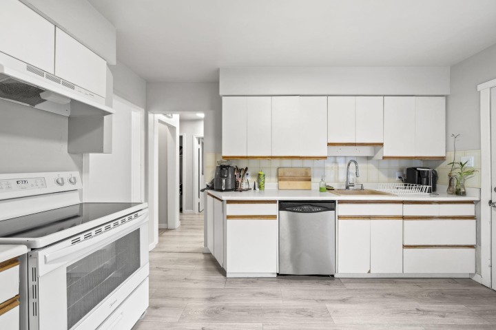 Photo 16 at 1534 W 71st Avenue, Marpole, Vancouver West