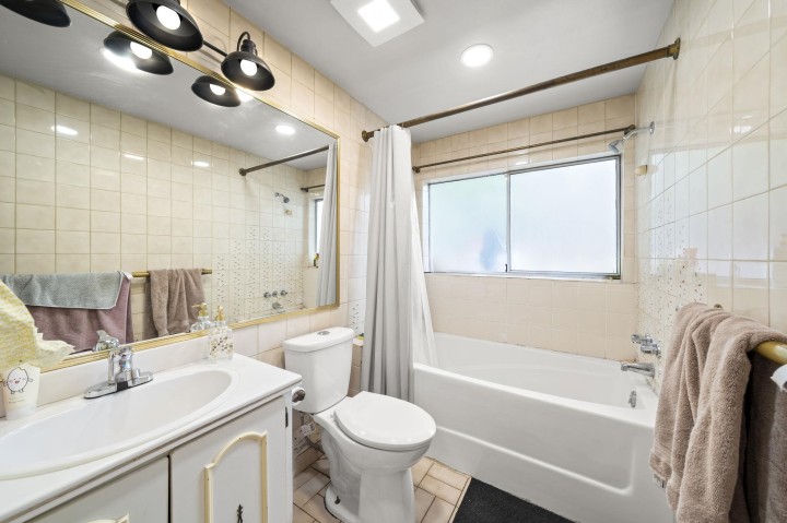 Photo 12 at 1534 W 71st Avenue, Marpole, Vancouver West