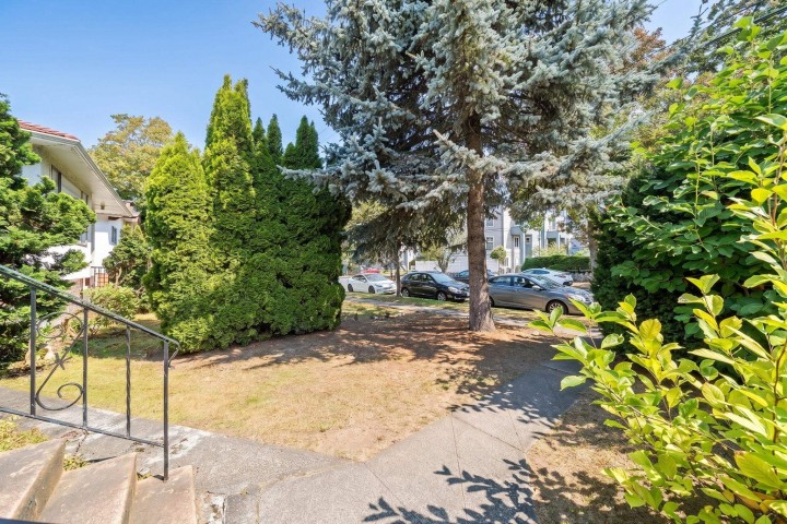 Photo 3 at 1534 W 71st Avenue, Marpole, Vancouver West