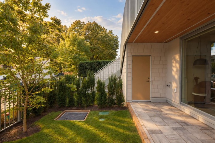 Photo 10 at 2 - 2063 E 13th Avenue, Grandview Woodland, Vancouver East