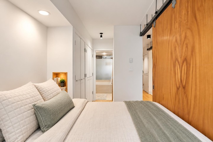 Photo 15 at 401 - 1072 Hamilton Street, Yaletown, Vancouver West