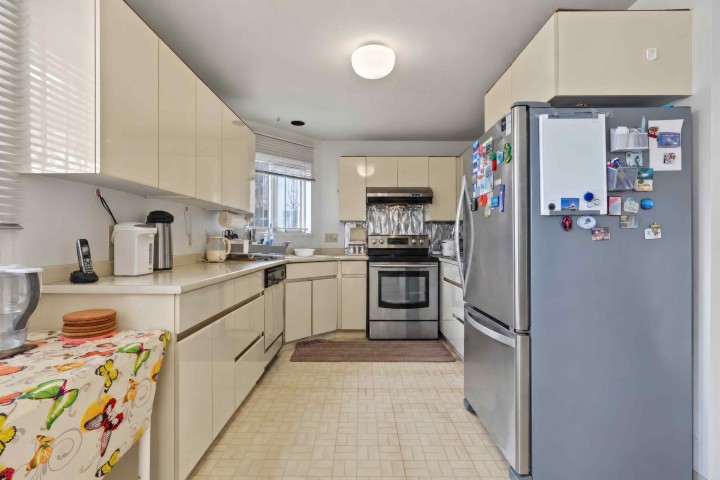 Photo 12 at 5036 Sherbrooke Street, Knight, Vancouver East
