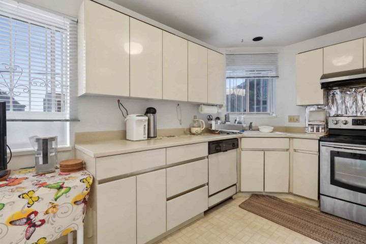 Photo 14 at 5036 Sherbrooke Street, Knight, Vancouver East