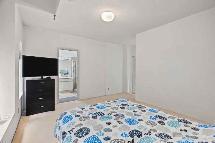 Photo 18 at 5036 Sherbrooke Street, Knight, Vancouver East