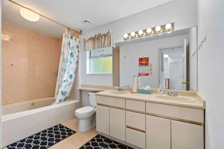 Photo 19 at 5036 Sherbrooke Street, Knight, Vancouver East