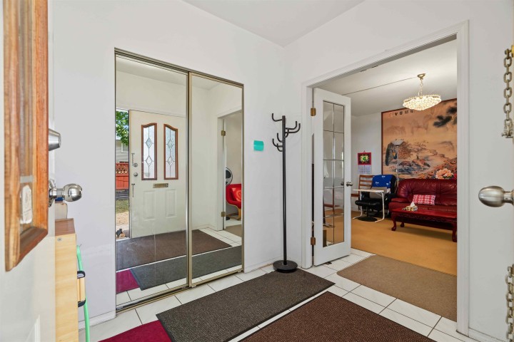 Photo 4 at 5036 Sherbrooke Street, Knight, Vancouver East
