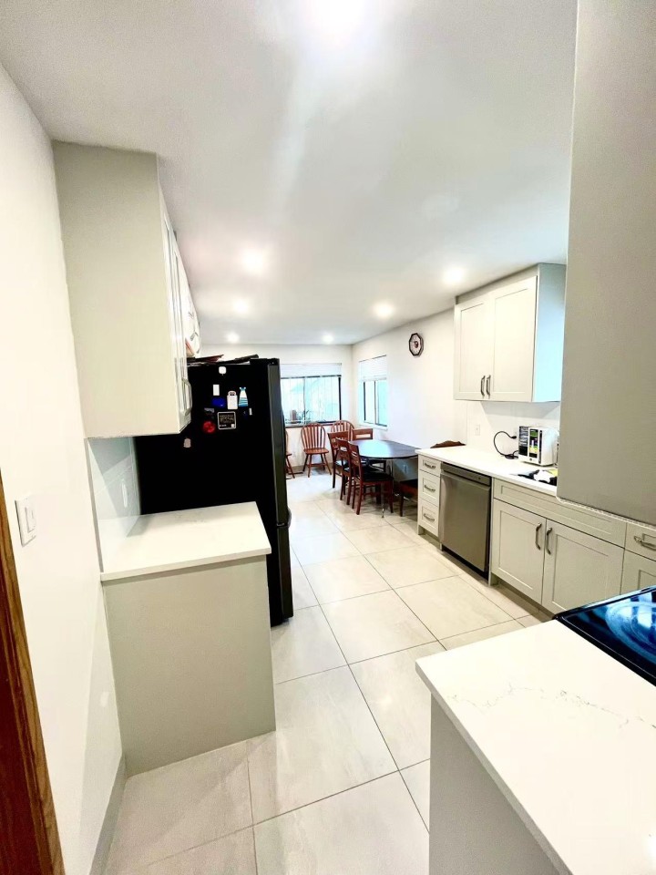 Photo 18 at 4568 Commercial Street, Victoria VE, Vancouver East