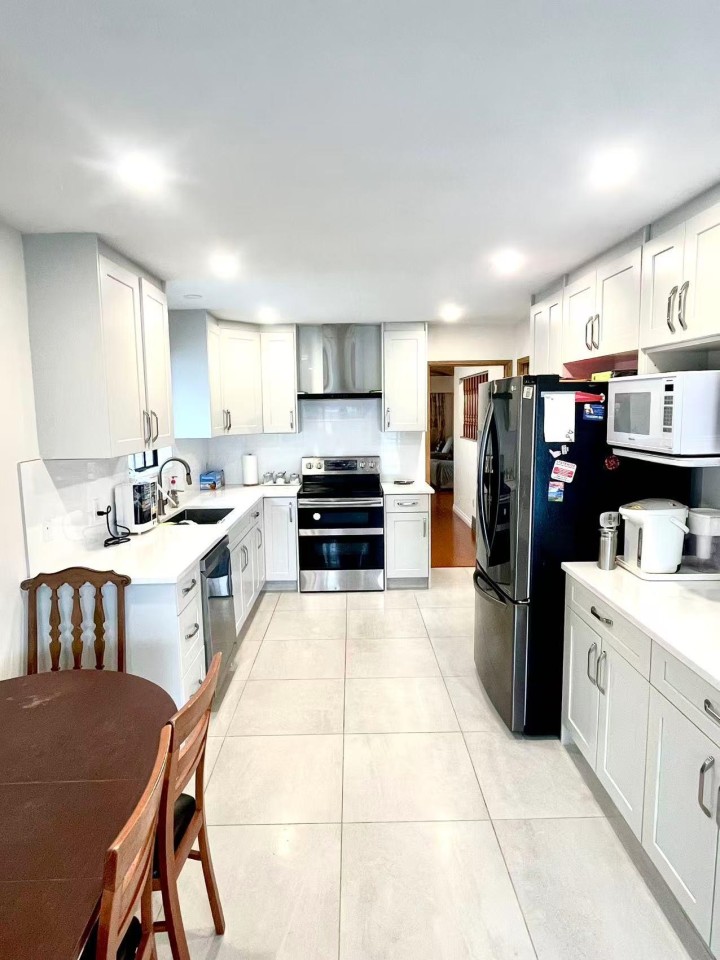 Photo 19 at 4568 Commercial Street, Victoria VE, Vancouver East