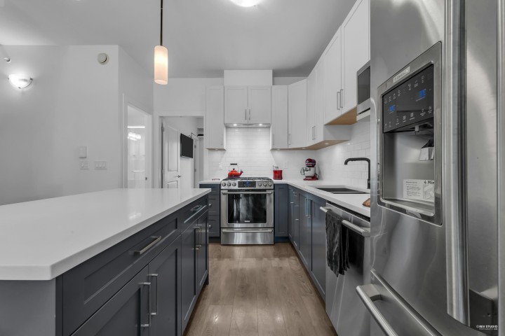 Photo 10 at 5795 Wales Street, Killarney VE, Vancouver East