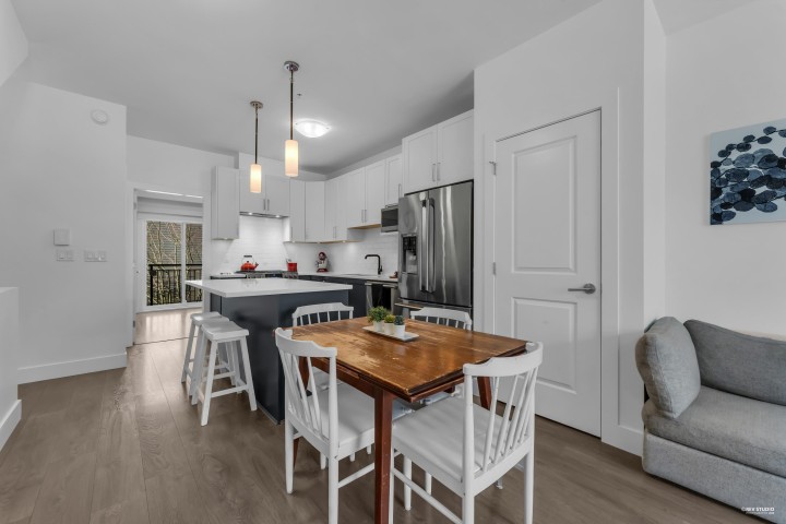 Photo 11 at 5795 Wales Street, Killarney VE, Vancouver East