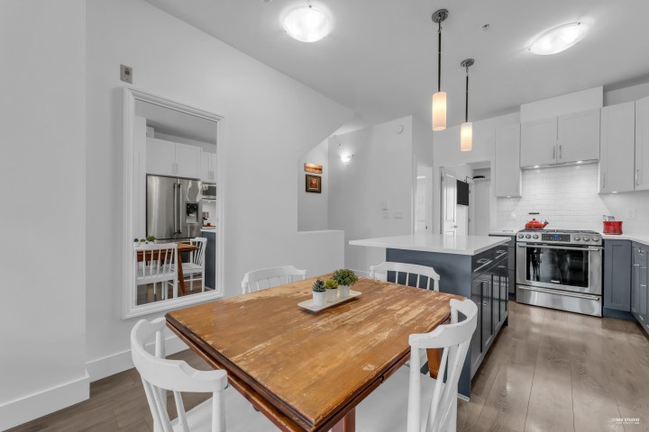 Photo 8 at 5795 Wales Street, Killarney VE, Vancouver East