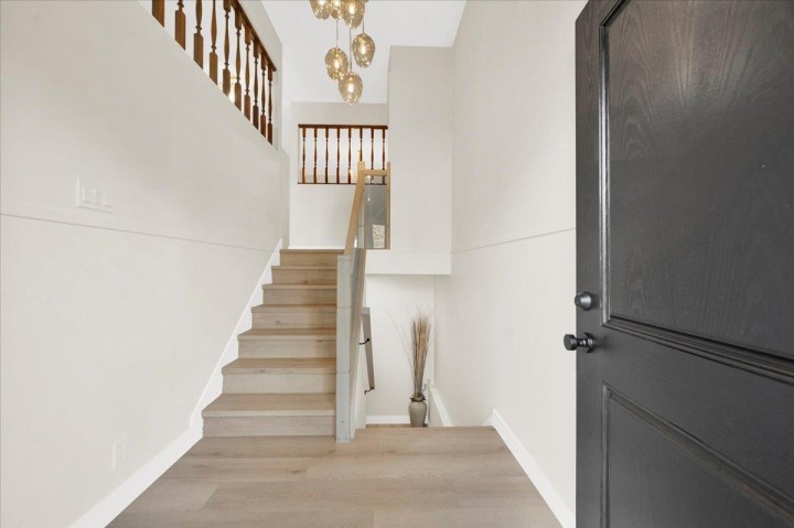 Photo 2 at 604 E 54th Avenue, South Vancouver, Vancouver East