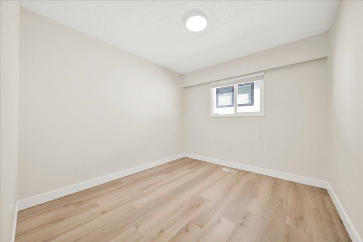 Photo 13 at 604 E 54th Avenue, South Vancouver, Vancouver East