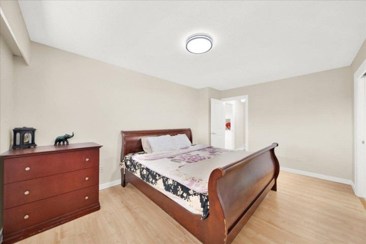 Photo 10 at 604 E 54th Avenue, South Vancouver, Vancouver East