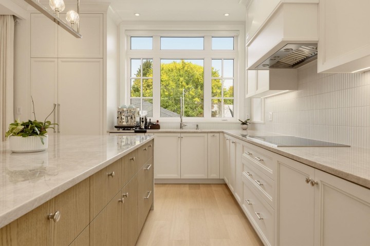 Photo 11 at 3887 W 15th Avenue, Point Grey, Vancouver West