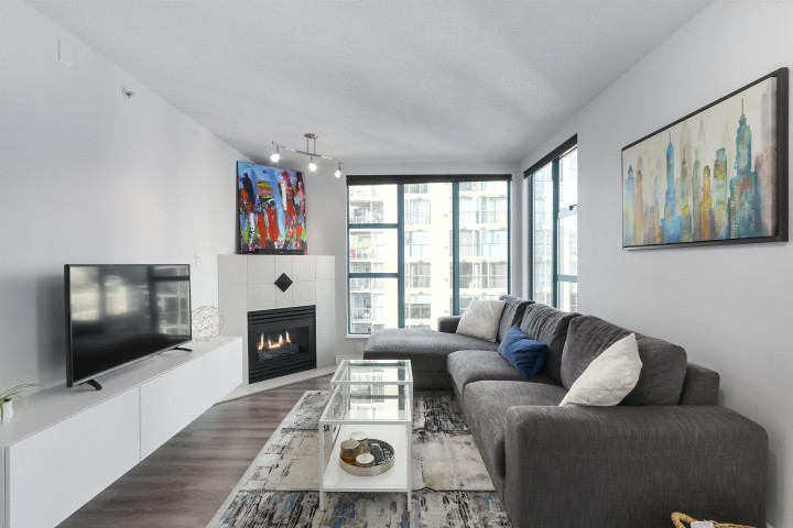 Photo 3 at 1502 - 939 Homer Street, Yaletown, Vancouver West