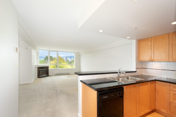 Photo 3 at 401 - 1485 W 6th Avenue, False Creek, Vancouver West