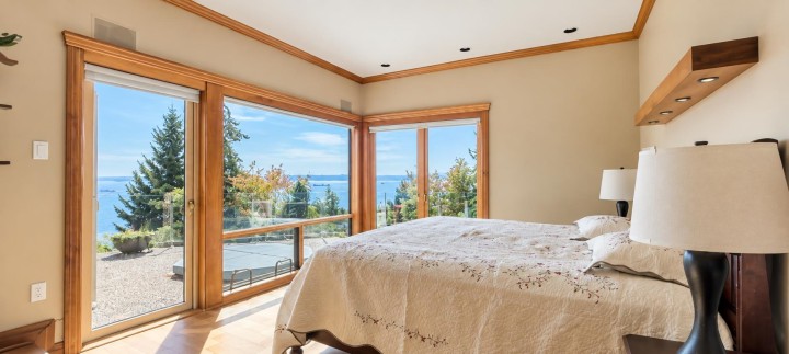 Photo 13 at 4180B Rose Crescent, Sandy Cove, West Vancouver