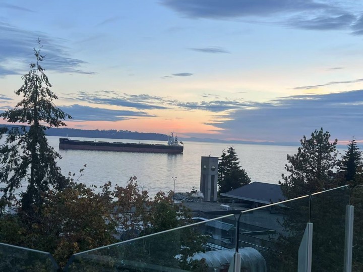 Photo 26 at 4180B Rose Crescent, Sandy Cove, West Vancouver