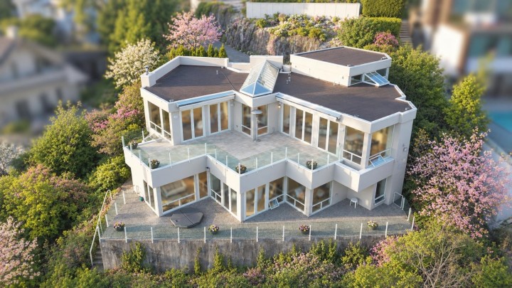 Photo 1 at 4180B Rose Crescent, Sandy Cove, West Vancouver