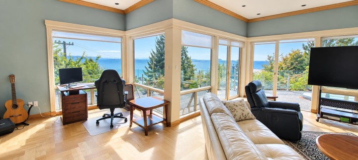Photo 9 at 4180B Rose Crescent, Sandy Cove, West Vancouver