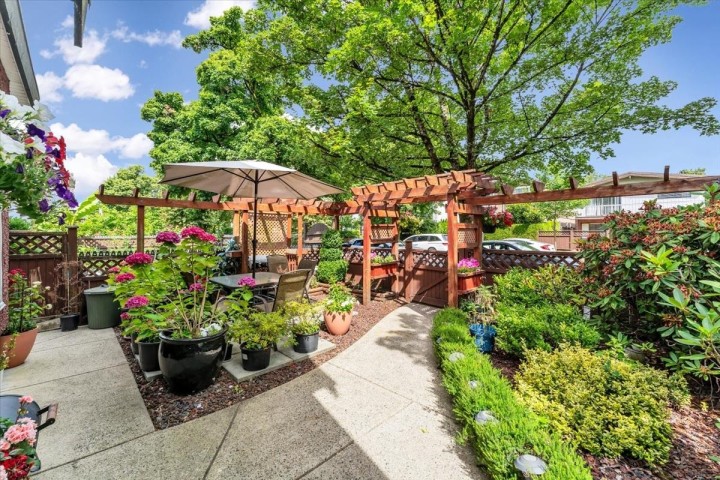 Photo 3 at 546 E 44th Avenue, Fraser VE, Vancouver East
