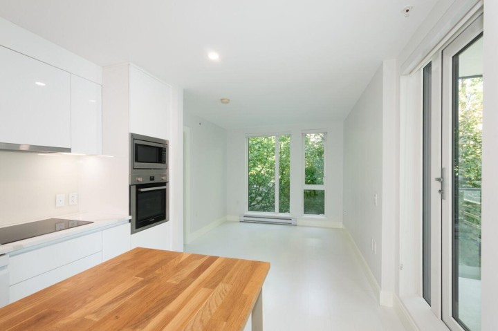 Photo 13 at 203 - 2239 W 7th Avenue, Kitsilano, Vancouver West