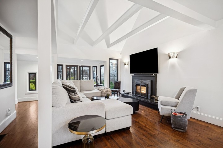 Photo 3 at 3814 W 11 Avenue, Point Grey, Vancouver West