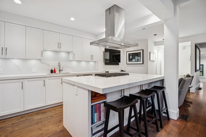 Photo 9 at 3814 W 11 Avenue, Point Grey, Vancouver West