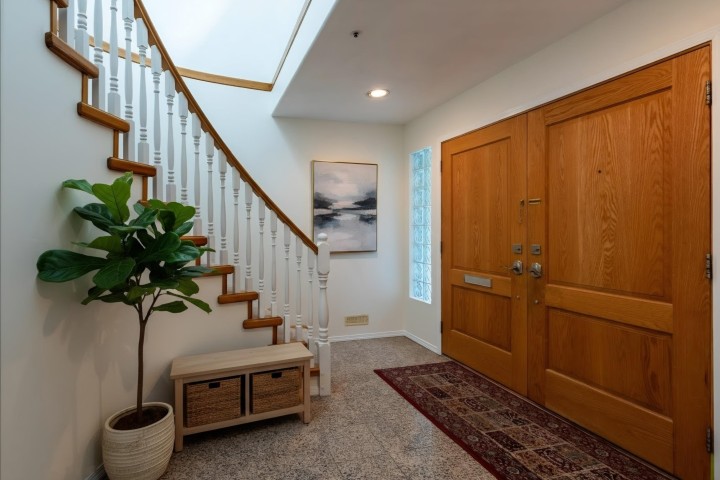 Photo 3 at 6775 Culloden Street, South Vancouver, Vancouver East