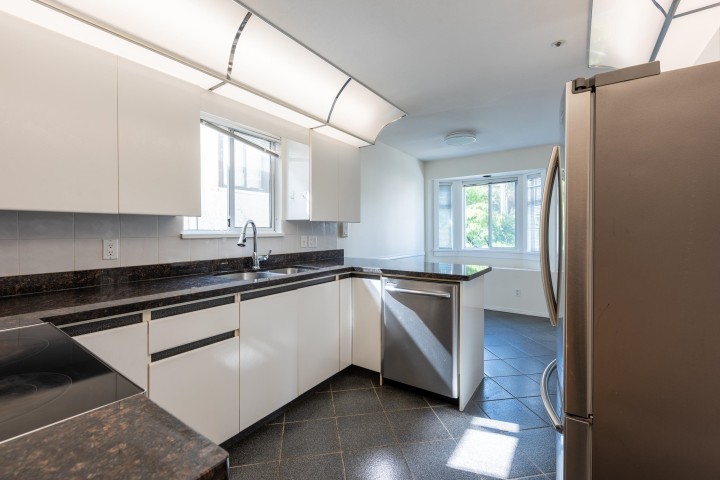 Photo 5 at 6775 Culloden Street, South Vancouver, Vancouver East