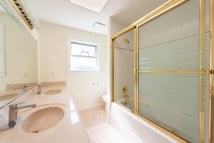 Photo 11 at 6775 Culloden Street, South Vancouver, Vancouver East