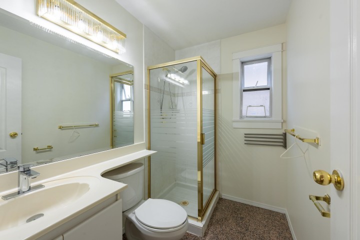 Photo 8 at 6775 Culloden Street, South Vancouver, Vancouver East