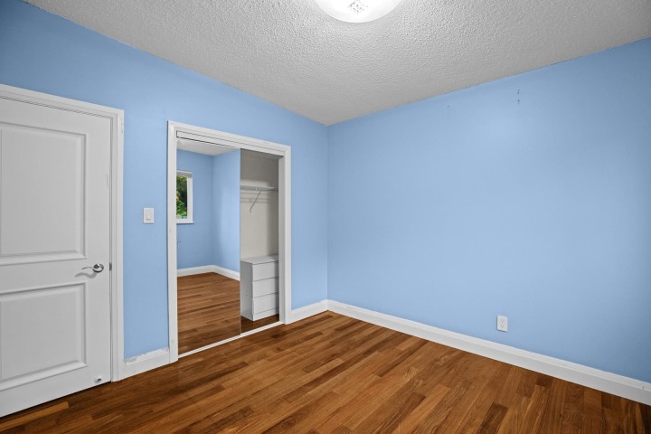 Photo 22 at 520 Ballantree Place, Glenmore, West Vancouver