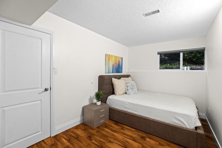 Photo 32 at 520 Ballantree Place, Glenmore, West Vancouver