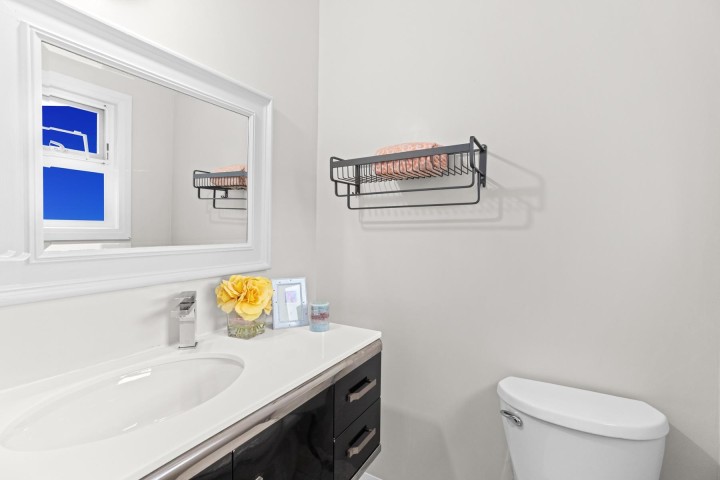 Photo 20 at 520 Ballantree Place, Glenmore, West Vancouver