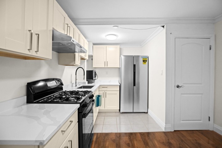 Photo 31 at 520 Ballantree Place, Glenmore, West Vancouver