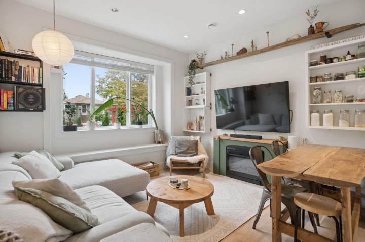 Photo 3 at 1604 E 36th Avenue, Knight, Vancouver East