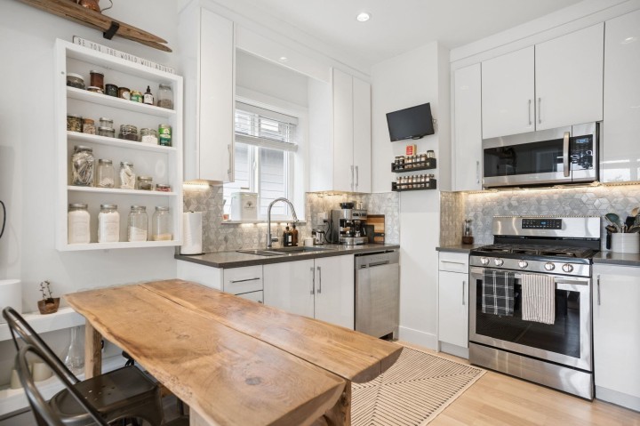 Photo 9 at 1604 E 36th Avenue, Knight, Vancouver East