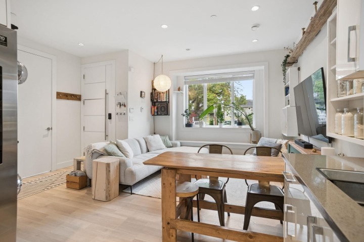 Photo 10 at 1604 E 36th Avenue, Knight, Vancouver East