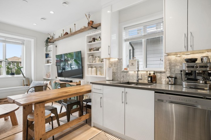Photo 11 at 1604 E 36th Avenue, Knight, Vancouver East