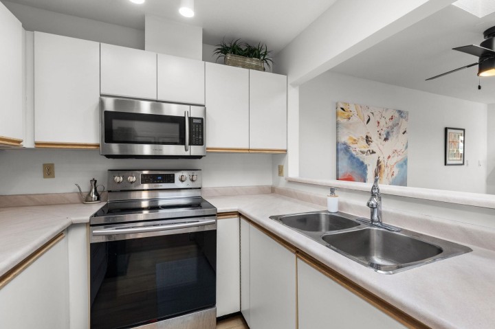 Photo 14 at 407 - 1950 E 11th Avenue, Grandview Woodland, Vancouver East